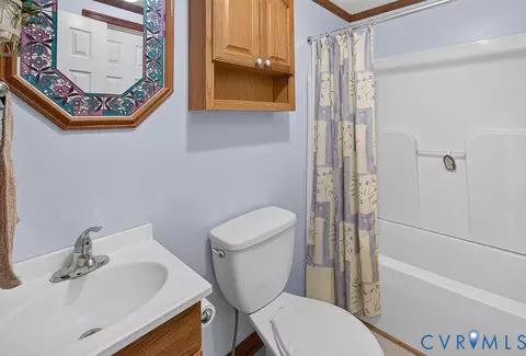 Bath - 19541 Templeton Rd, Carson, VA 23830 photo 1 of 4