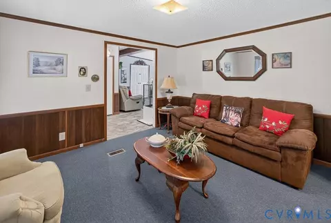 Living - 19541 Templeton Rd, Carson, VA 23830 photo 1 of 5