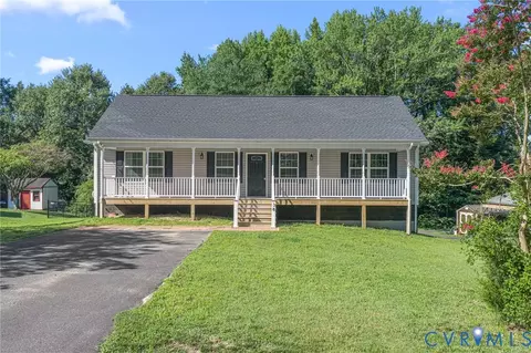 38 E Jefferson Ave, Warsaw, VA 22572