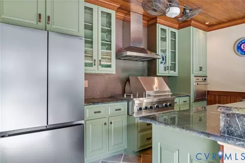Kitchen - 14121 W Salisbury Rd, Midlothian, VA 23113 photo 7 of 7