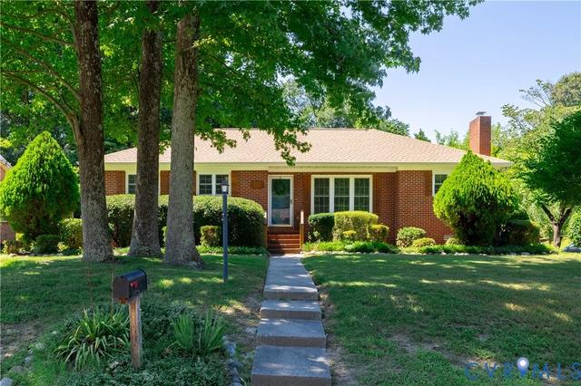 704 Forestview Dr, Colonial Heights, VA 23834