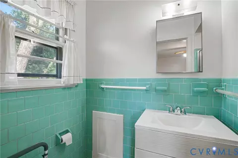 Bath - 3600 Bathgate Rd, Richmond, VA 23234 photo 1 of 3