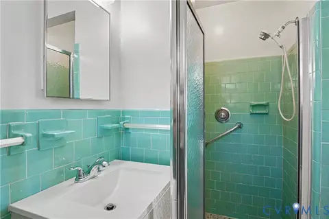 Bath - 3600 Bathgate Rd, Richmond, VA 23234 photo 2 of 3