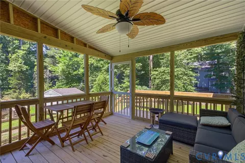 Exterior - 6010 Mill Spring Ct, Midlothian, VA 23112 photo 4 of 14