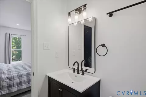 Bath - 6010 Mill Spring Ct, Midlothian, VA 23112 photo 4 of 5