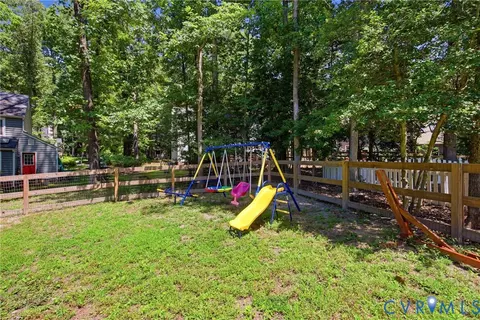 Exterior - 6010 Mill Spring Ct, Midlothian, VA 23112 photo 12 of 14