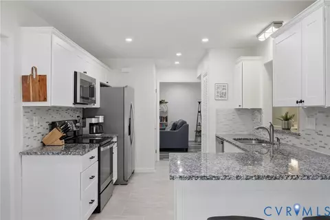 Kitchen - 6010 Mill Spring Ct, Midlothian, VA 23112 photo 1 of 3