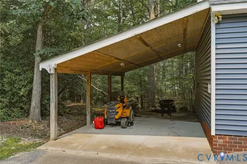 Exterior - 13232 Singer Rd, Midlothian, VA 23112 photo 5 of 10