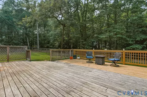 Exterior - 13232 Singer Rd, Midlothian, VA 23112 photo 9 of 10