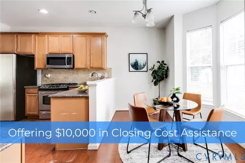 8004 Creekside Village Dr, Mechanicsville, VA 23111