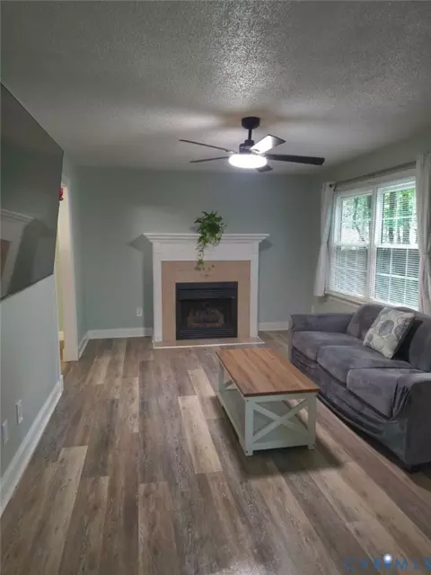 6590 Pine Haven Cir, Gloucester, VA 23061 photo 3