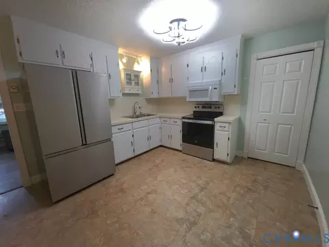 6590 Pine Haven Cir, Gloucester, VA 23061 photo 5
