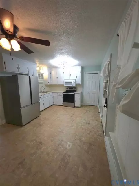 6590 Pine Haven Cir, Gloucester, VA 23061 photo 4