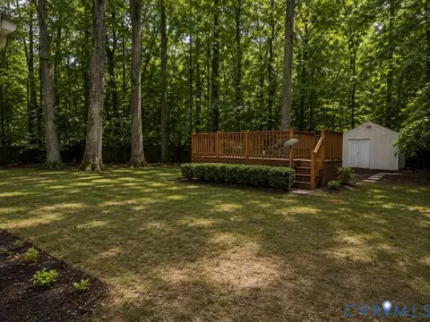 6590 Pine Haven Cir, Gloucester, VA 23061 photo 13