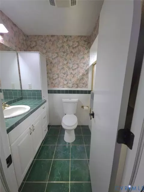 6590 Pine Haven Cir, Gloucester, VA 23061 photo 8