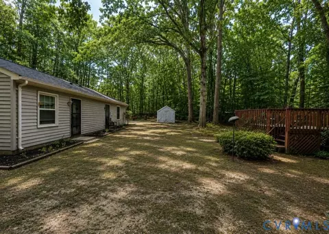 6590 Pine Haven Cir, Gloucester, VA 23061 photo 2