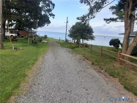 008 Lane Rd, Reedville, VA 22539