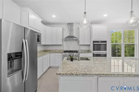 Kitchen - 199 Gibson St, Bumpass, VA 23024 photo 2 of 4