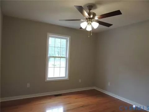 Bedroom - 4417 Olgers Rd, Sutherland, VA 23885 photo 3 of 4