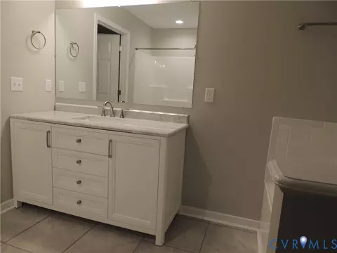 Bath - 4417 Olgers Rd, Sutherland, VA 23885 photo 3 of 5