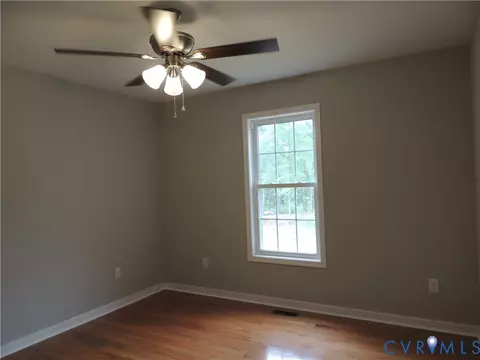 Bedroom - 4417 Olgers Rd, Sutherland, VA 23885 photo 2 of 4