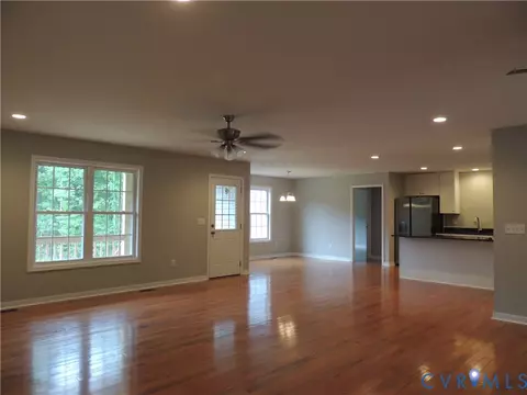 Living - 4417 Olgers Rd, Sutherland, VA 23885 photo 3 of 6