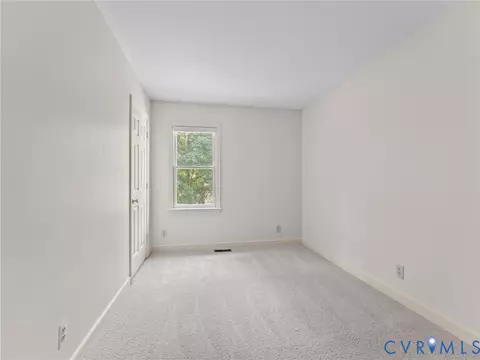 Bedroom - 5702 Standing Oak Rd, Midlothian, VA 23112 photo 5 of 12