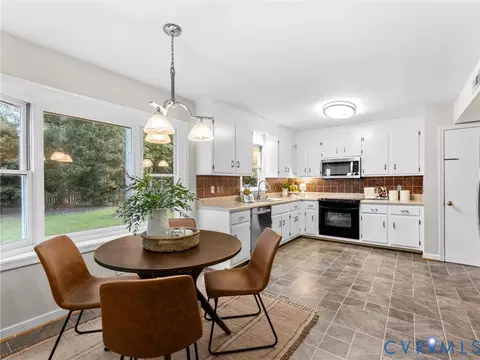 Kitchen - 5702 Standing Oak Rd, Midlothian, VA 23112 photo 1 of 7