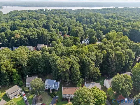 View/Area - 5702 Standing Oak Rd, Midlothian, VA 23112 photo 3 of 4