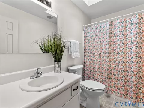 Bath - 5702 Standing Oak Rd, Midlothian, VA 23112 photo 3 of 3
