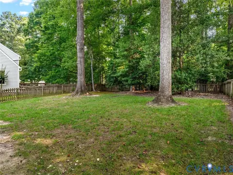 Exterior - 5702 Standing Oak Rd, Midlothian, VA 23112 photo 7 of 11