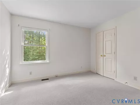 Bedroom - 5702 Standing Oak Rd, Midlothian, VA 23112 photo 9 of 12