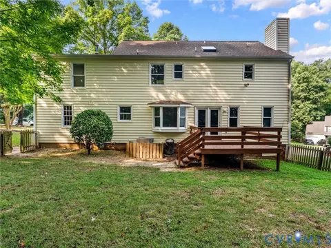 Exterior - 5702 Standing Oak Rd, Midlothian, VA 23112 photo 2 of 11