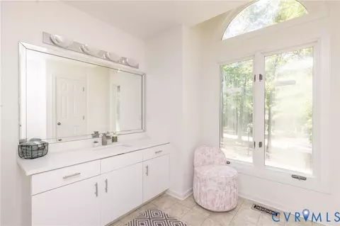 Bath - 751 Blakeston Dr, Richmond, VA 23236 photo 5 of 9