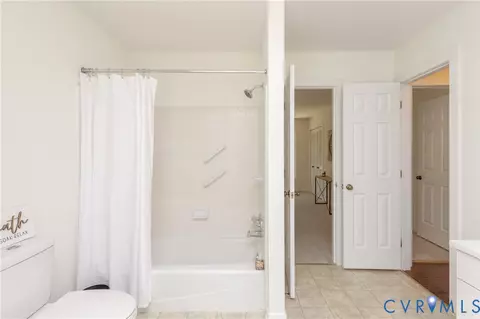 Bath - 751 Blakeston Dr, Richmond, VA 23236 photo 7 of 9