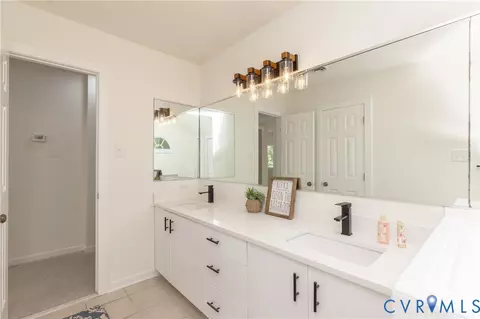 Bath - 751 Blakeston Dr, Richmond, VA 23236 photo 4 of 9