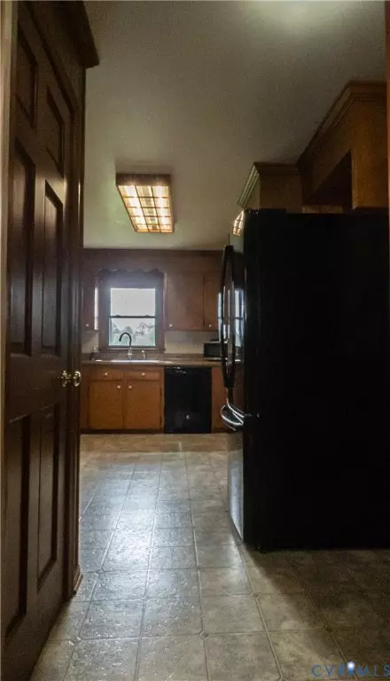 Entry Way - 309 Old Plank Rd, Kenbridge, VA 23944 photo 3 of 5