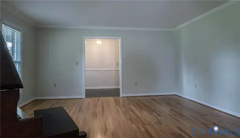 Living - 309 Old Plank Rd, Kenbridge, VA 23944 photo 2 of 4
