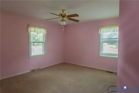 Bedroom - 309 Old Plank Rd, Kenbridge, VA 23944 photo 4 of 7