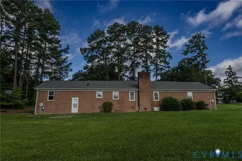 Exterior - 309 Old Plank Rd, Kenbridge, VA 23944 photo 10 of 13