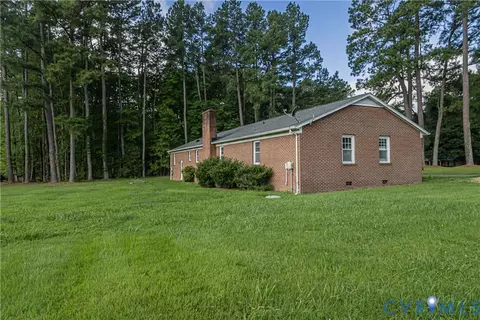 Exterior - 309 Old Plank Rd, Kenbridge, VA 23944 photo 7 of 13