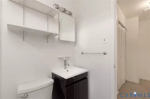 Bath - 3706 Luckylee Cres, Ampthill, VA 23234 photo 3 of 3