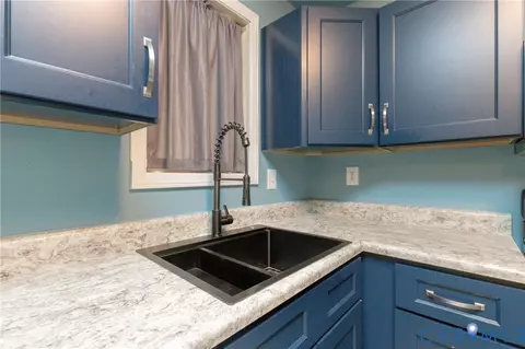 Kitchen - 3706 Luckylee Cres, Ampthill, VA 23234 photo 4 of 4