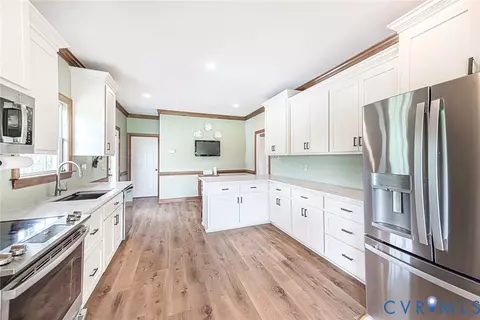 Kitchen - 827 Sutherland Rd, Church Road, VA 23833 photo 1 of 4