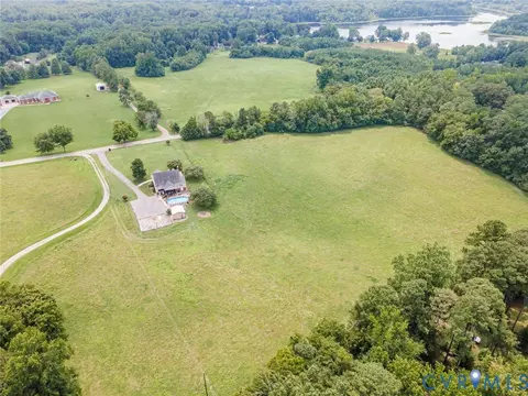 View/Area - 827 Sutherland Rd, Church Road, VA 23833 photo 3 of 3