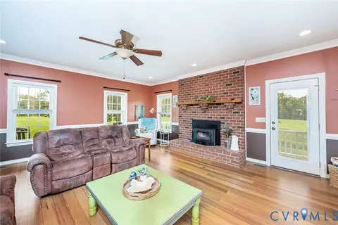 Living - 827 Sutherland Rd, Church Road, VA 23833 photo 2 of 2