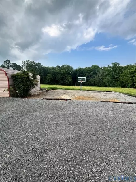 827 Sutherland Rd, Church Road, VA 23833 photo 3