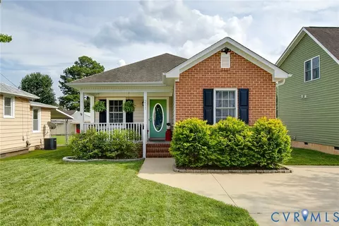 211 Cloverhill Ave, Colonial Heights, VA 23834