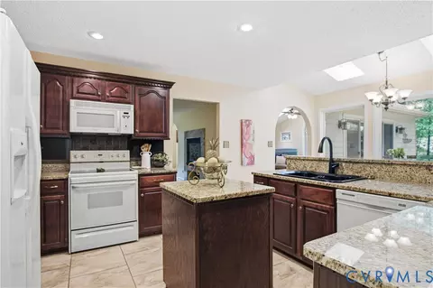 Kitchen - 14202 Spring Gate Ter, Midlothian, VA 23112 photo 1 of 5