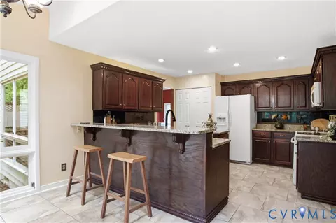 Kitchen - 14202 Spring Gate Ter, Midlothian, VA 23112 photo 3 of 5